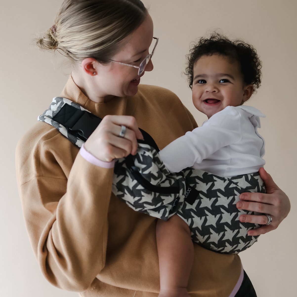 boba.img_alt_prefix Portabebé ligero Boba Buddy Houndstooth